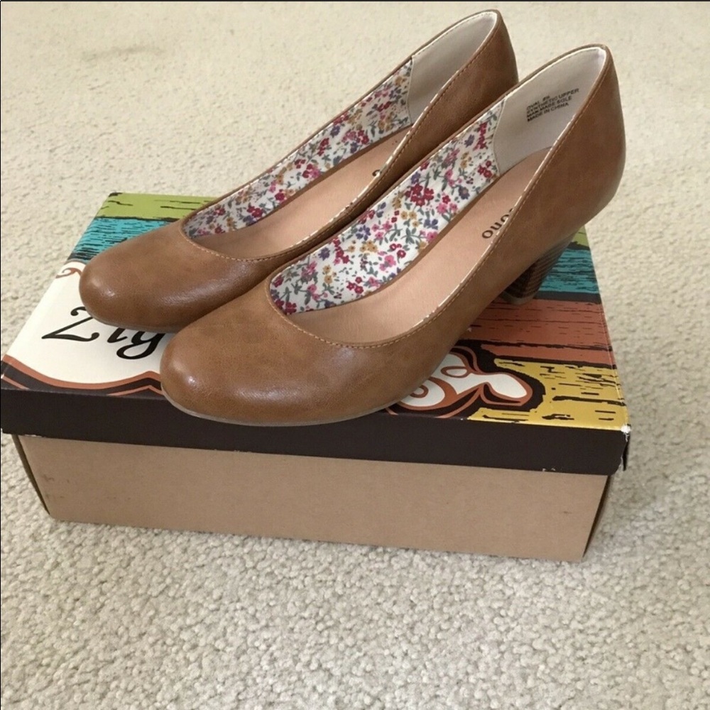 Cognac/Tan Heels women’s size  8